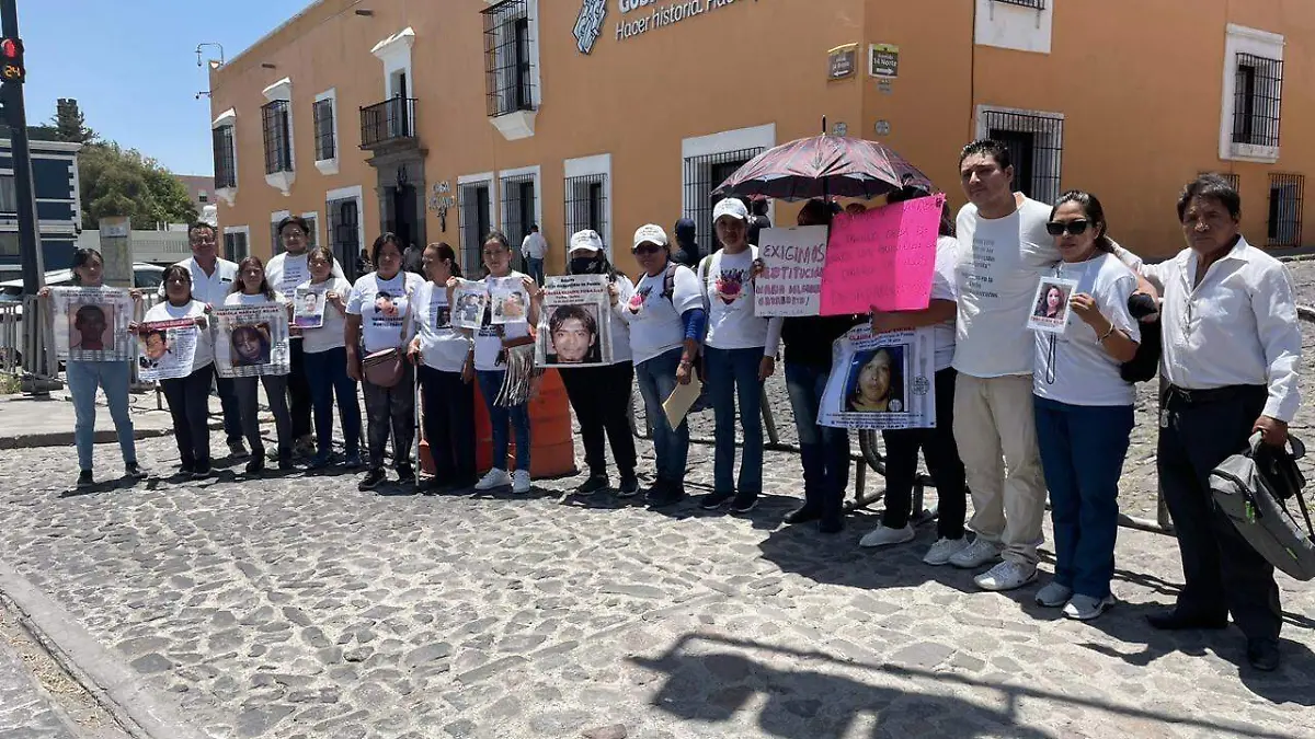 Integrantes del Colectivo Voz de los Desaparecidos se reúnen con el gobernador del estado